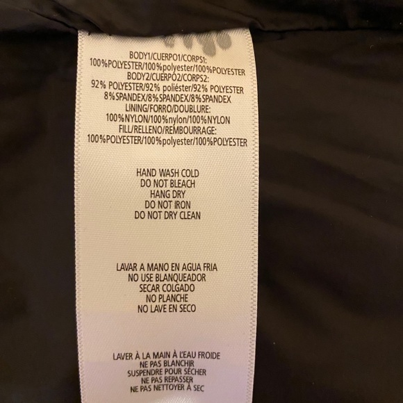 Dropping soon Calvin Klein performance - Picture 3 of 3